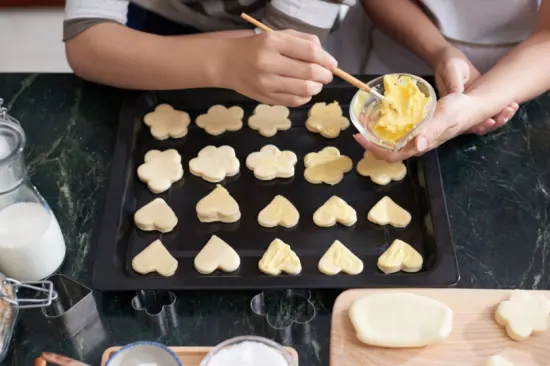 how to apply butter on cookies