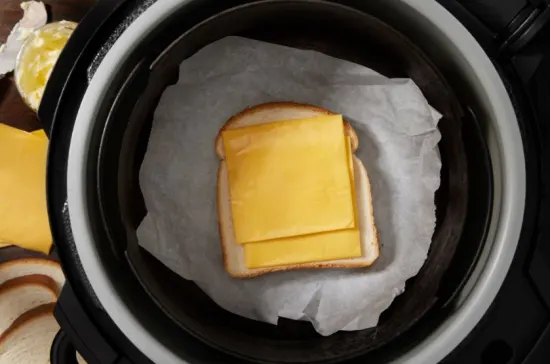 making toast slices in air fryer