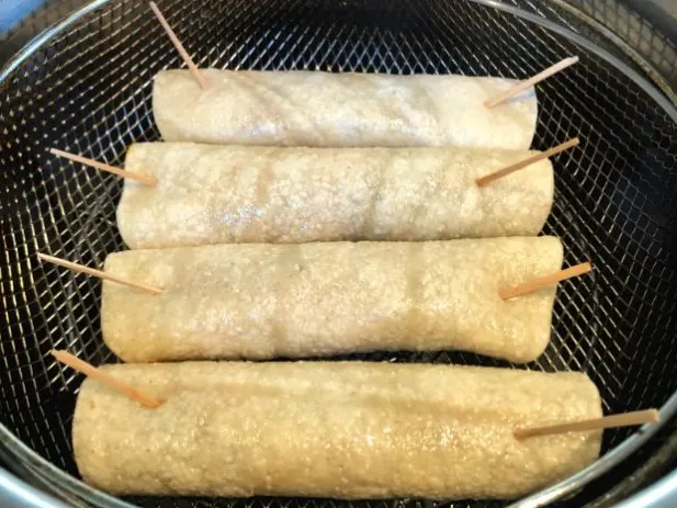 Using Toothpick To Prevent Food from keep flying in the air fryer